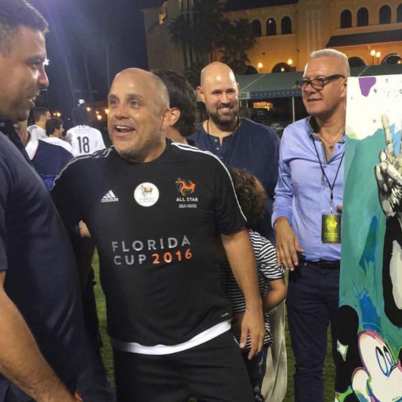 event with the participation of artist Leonardo Hidalgo