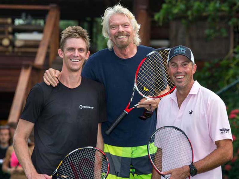 event with the participation of artist Leonardo Hidalgo